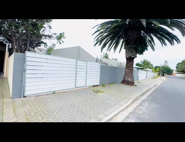 5 BEDROOM FREESTANDING FOR SALE IN TABLE VIEW